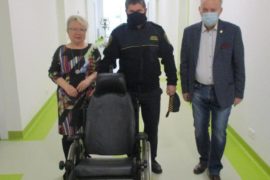Przekazaliśmy wózek inwalidzki dla zgierskiego hospicjum